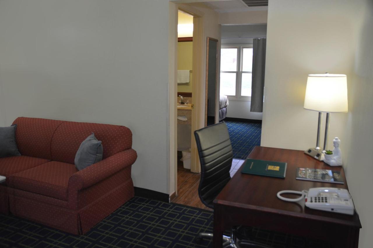 Quality Inn & Suites Dublin Dış mekan fotoğraf