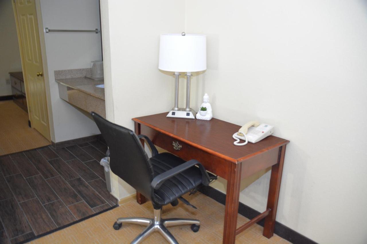 Quality Inn & Suites Dublin Dış mekan fotoğraf