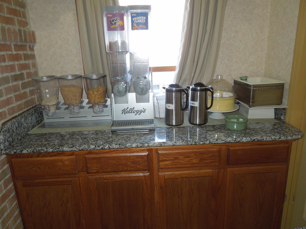 Quality Inn & Suites Dublin Dış mekan fotoğraf